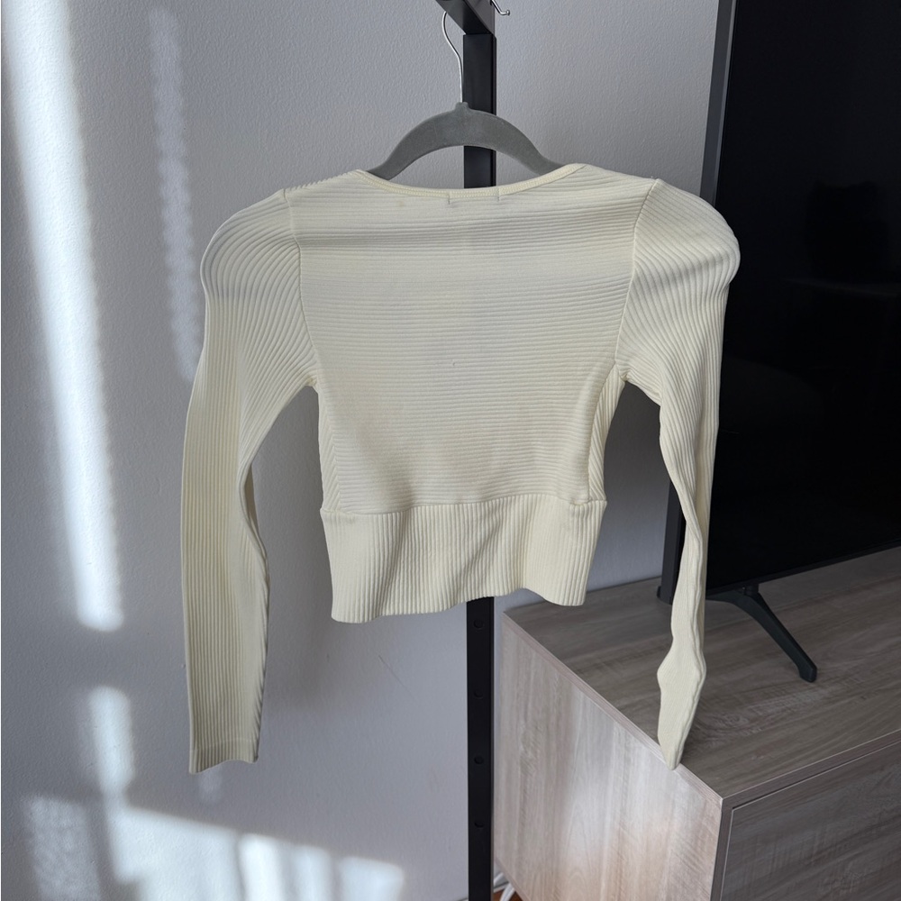 NWT Forever 21 Cream Ribbed Wrap Top Size S - Picture 2 of 4
